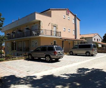 Pansion Sport Hotel Stinjan Exterior photo