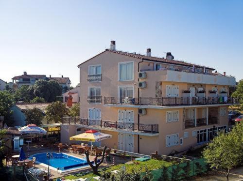 Pansion Sport Hotel Stinjan Exterior photo